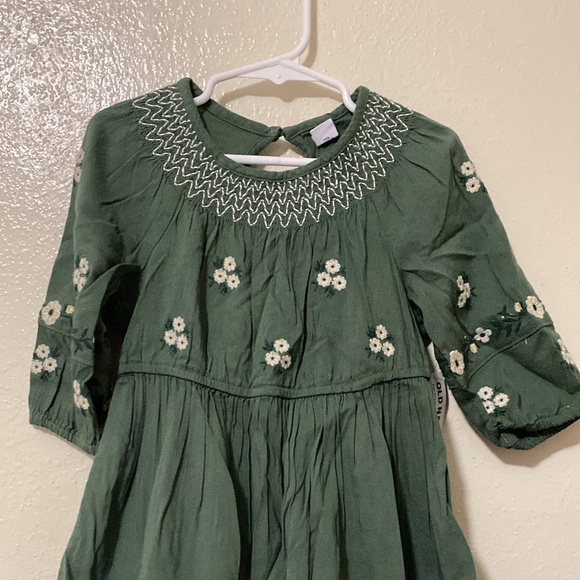 Old Navy Other - Old navy green floral dress